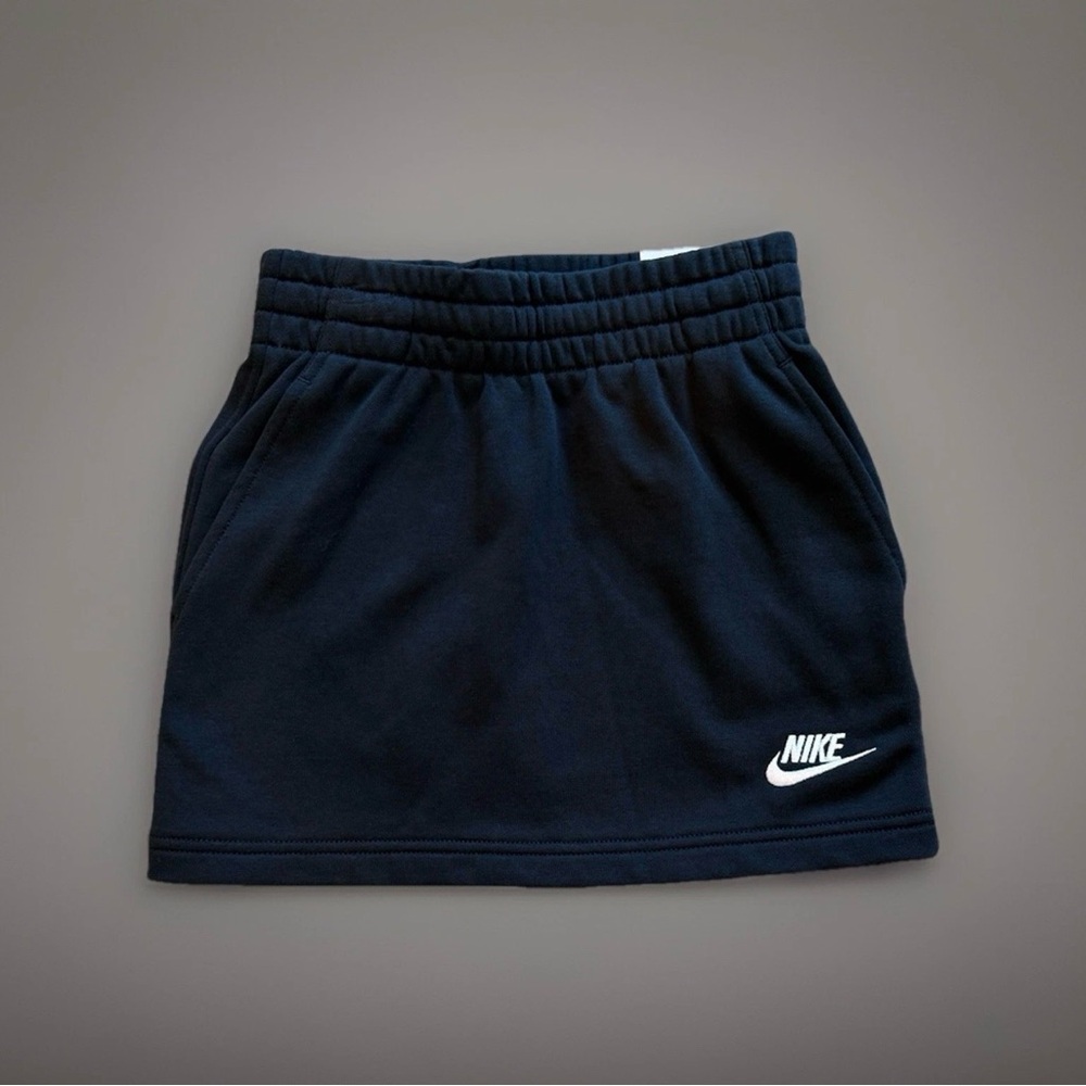 Nike Kids Girl’s Small Black Fleece Sportswear Skirt Athleisure Activewear NWT
